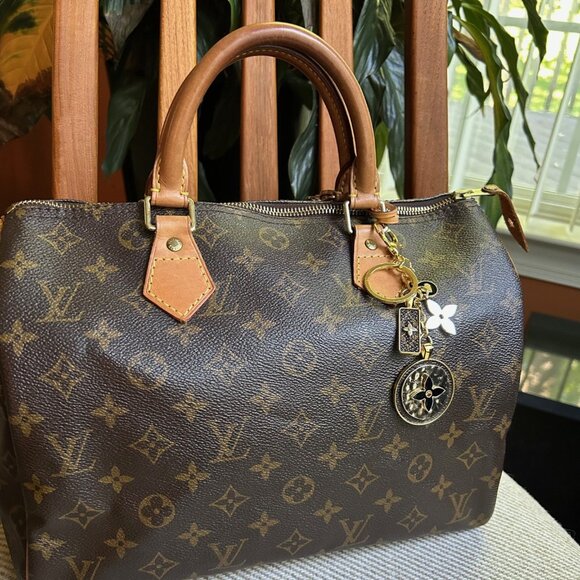 RUSTIC CLOVER BAG CHARM, Brown Black and Gold Tone Charms - Picture 6 of 7